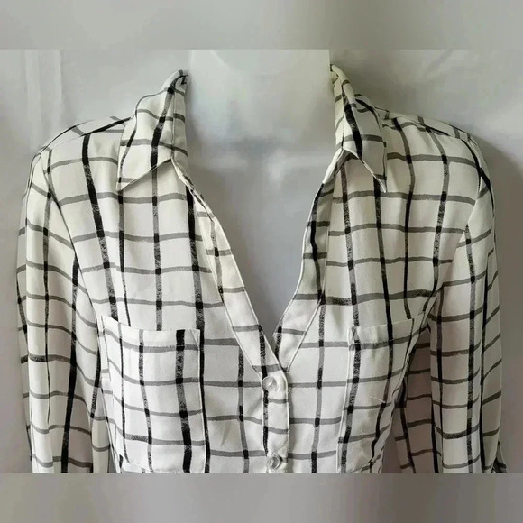 A. Byer Women's Button Down Top, Black & White Checkered Roll-Tab Sleeve Size M - Picture 9 of 10